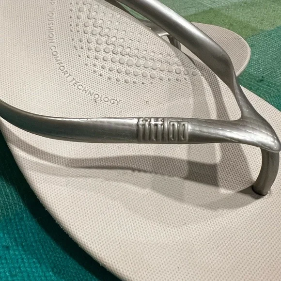 Women's Silver Flip Flops - Picture 3 of 5